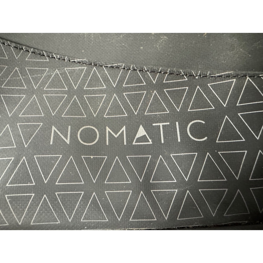 Nomatic Messenger Bag Black Laptop Travel Briefcase Magnetic Buckle $299 retail